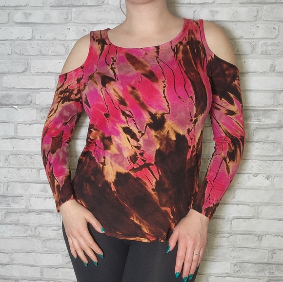 TMG New York Cold Shoulder Red Brown Tie Dye Top - Picture 10 of 14